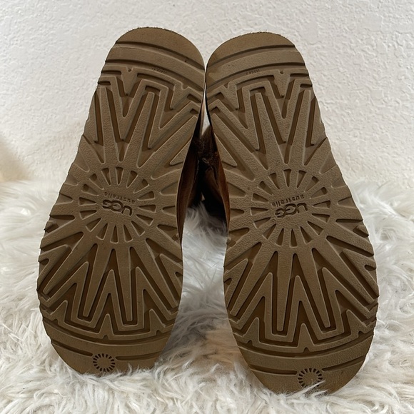 UGG Australia F27015G Bailey Button Triplet Fold Over Chestnut Boots Size 7 - Picture 11 of 16
